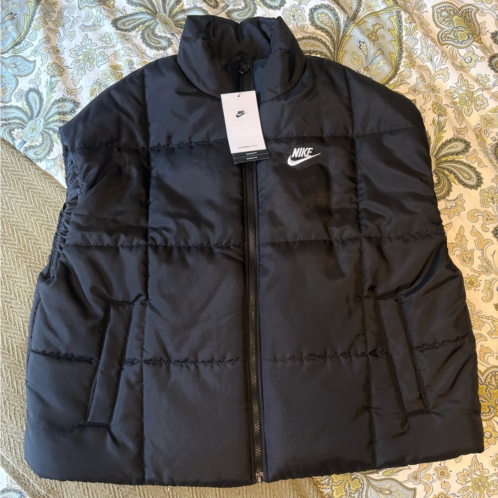 Oversized Nike Vest (Small)